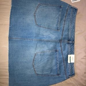 Old Navy denim skirt. BRAND NEW with tags on it